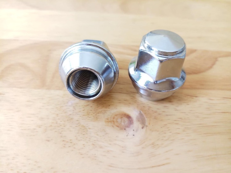 Phụ tùng ô tô: van, chì cân mâm, ốc 19