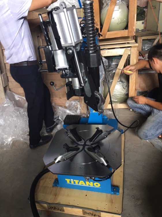 máy tháo lốp hoạt động bằng khí nén