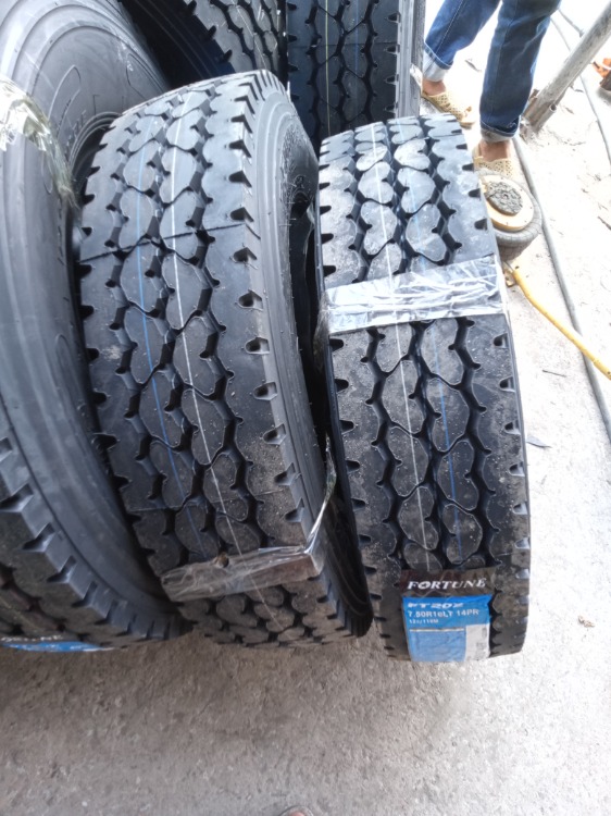 Săm lốp mới cũ ôtô máy súc máy công Trình