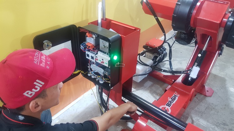 Máy tháo mở vỏ xe tải cỡ lớn Bright