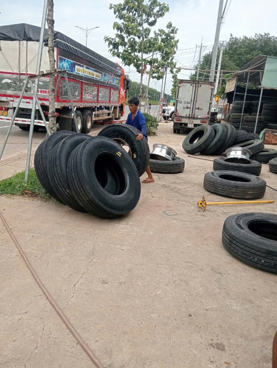Vá Vỏ Lưu Động Phú Giáo 24/24