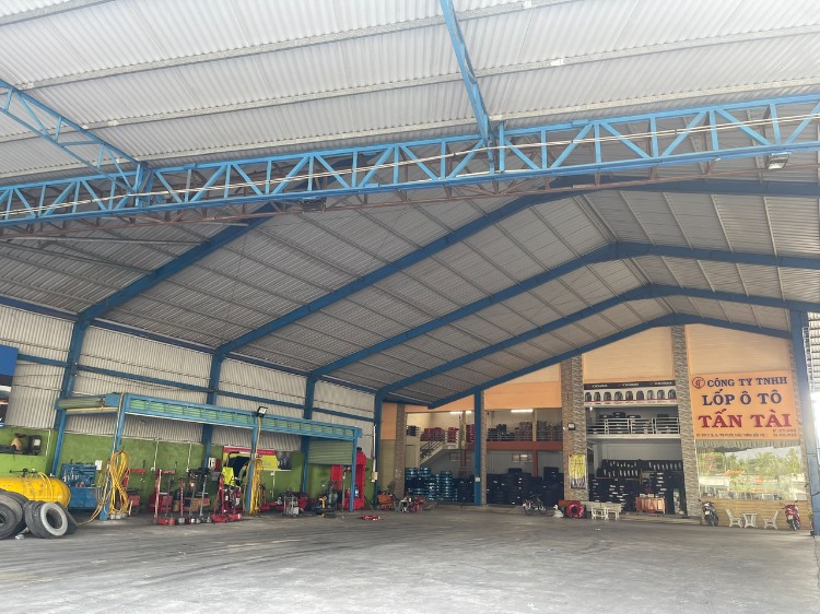 Vá vỏ lưu động bến tre _ lốp ô tô Tấn Tài 