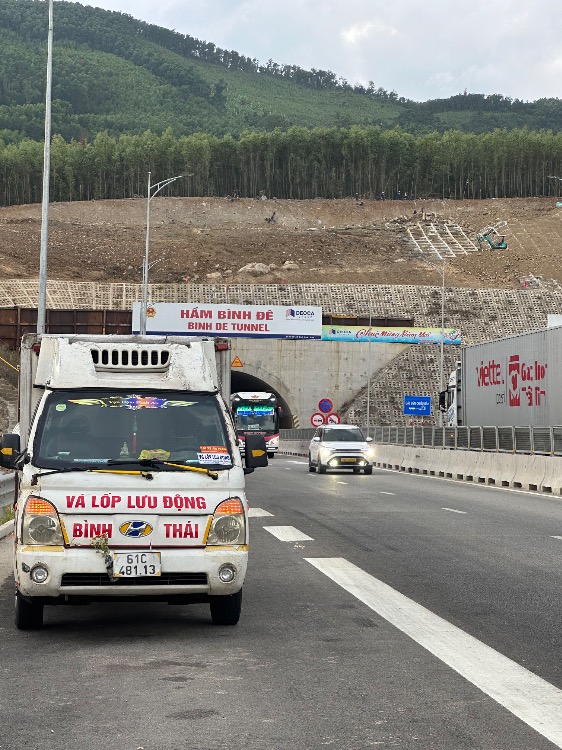 Vá Lốp Lưu Động - Cứu Hộ Lốp Cao Tốc Hoài Nhơn Quảng Ngãi 24/24